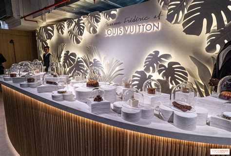 Le Café Louis Vuitton .